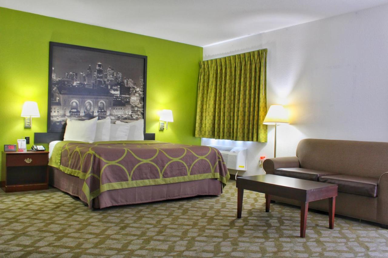 Super 8 By Wyndham De Soto Hotel Ngoại thất bức ảnh