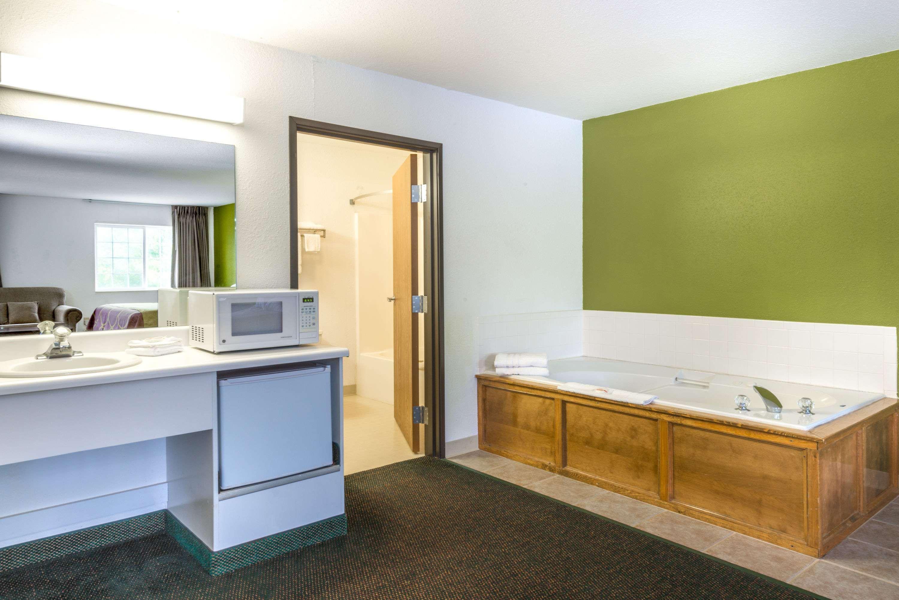 Super 8 By Wyndham De Soto Hotel Ngoại thất bức ảnh