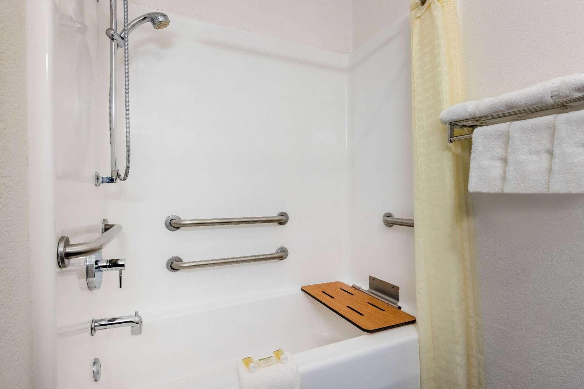 Super 8 By Wyndham De Soto Hotel Ngoại thất bức ảnh