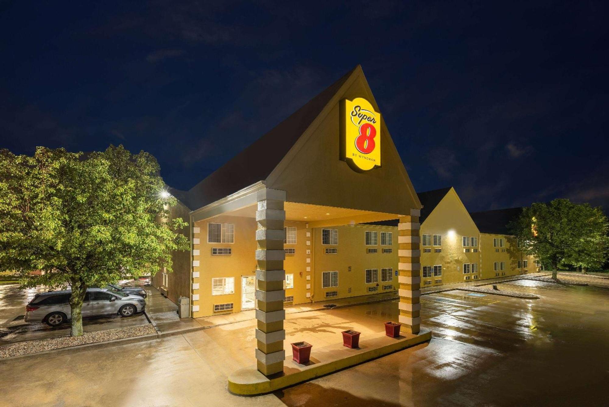 Super 8 By Wyndham De Soto Hotel Ngoại thất bức ảnh