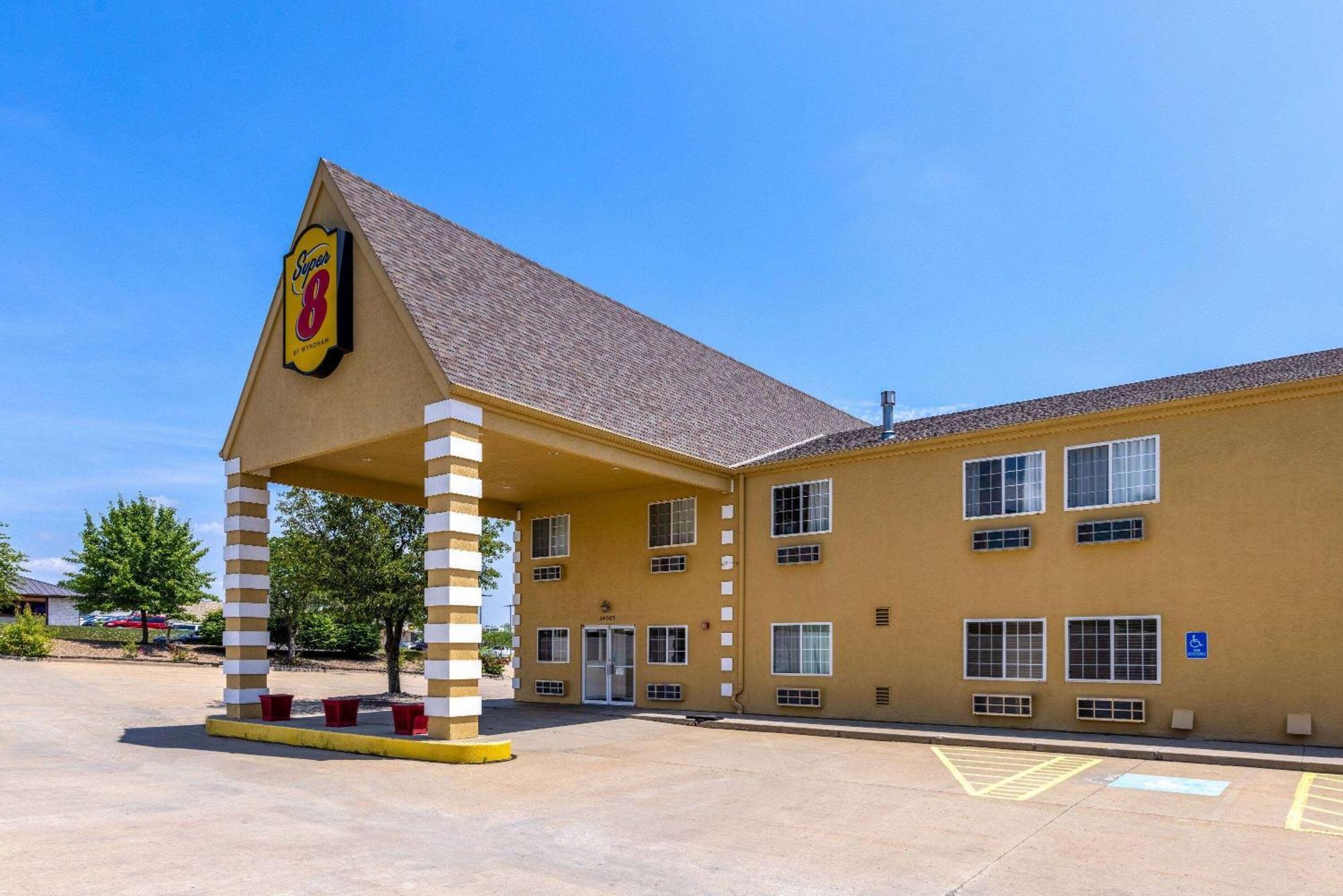 Super 8 By Wyndham De Soto Hotel Ngoại thất bức ảnh